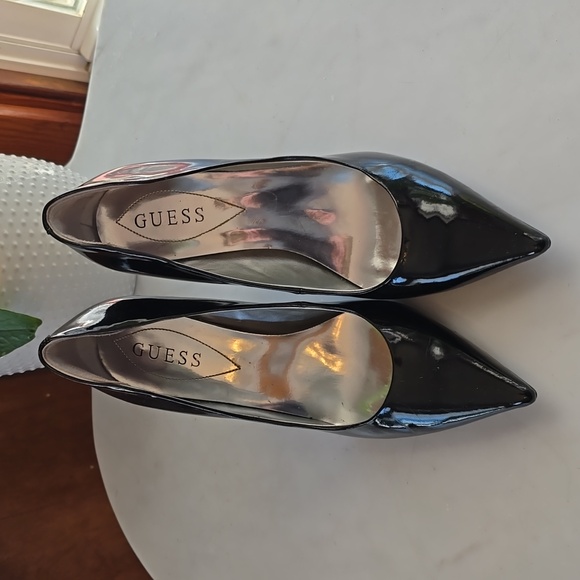 Guess black patent leather stilettos. - Picture 2 of 6